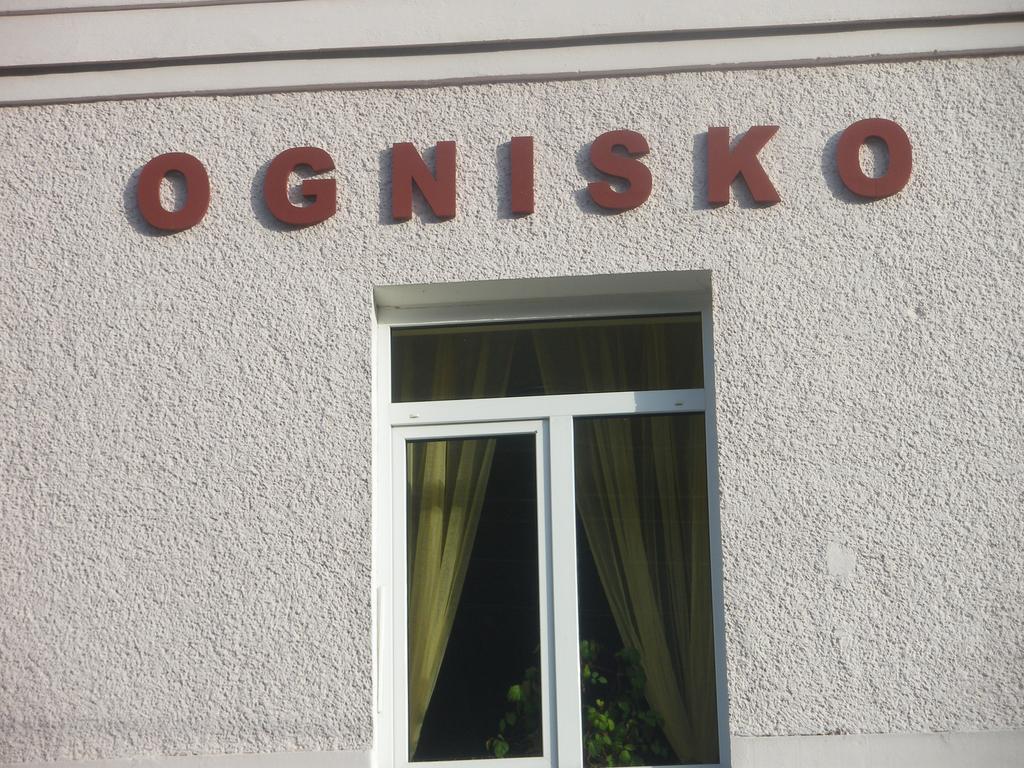 Отель Osrodek Wypoczynkowy Ognisko Крыница-Здруй Экстерьер фото